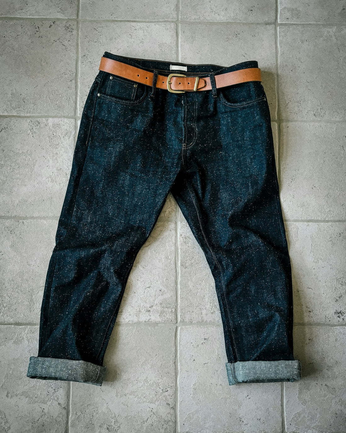 Libero 001 Straight in raw indigo, laid flat